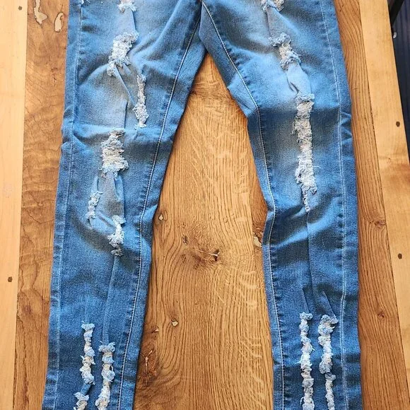 Distressed skinny jeans - Picture 6 of 6